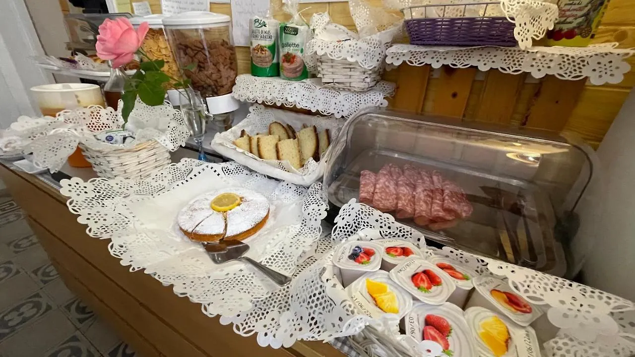 ** Frühstückspension B&B Politeama Art Palermo Italien